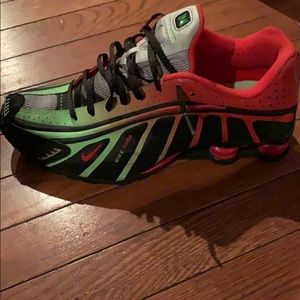 NIKE SHOX R4 / NEYMAR JR.